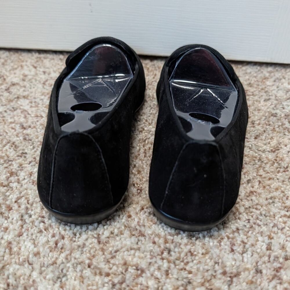 AEROSOLES BETLINIA size 8.5; Black velvet loafers/flats, gold embroidered crest - Picture 10 of 11